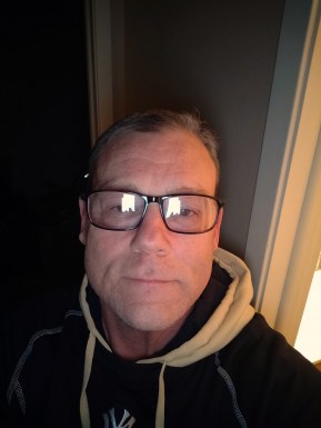 <span>Tom, 69</span>&nbsp;<span style='width: 25px; height: 16px; float: right; background-image: url(/bitmaps/flags_small/US.PNG)'>&nbsp;</span><br><span>Des Moines, Сполучені Штати Америки</span>&nbsp;<input type='button' class='joinbtn' style='float: right' value='JOIN NOW' />